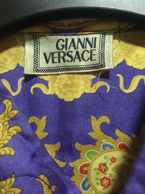 how much does versace make.